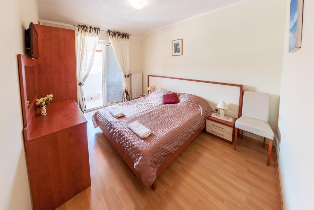 Bed And Breakfast Taverna Miskovic 파그 외부 사진